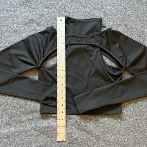 K-POP Inspired Black Cutout Crop Top – Long Sleeve, High Neck – Size XS - Picture 4 of 7
